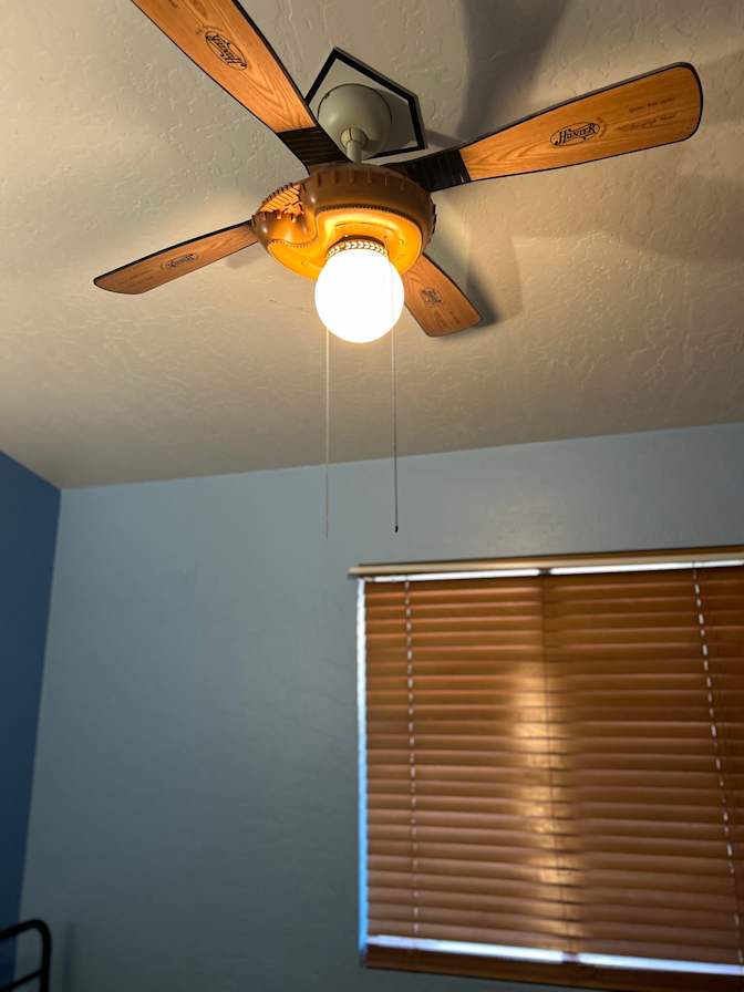 kiyoumarceFaridian's room