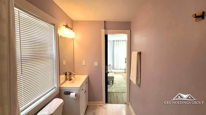 GBU Holdings Group's room