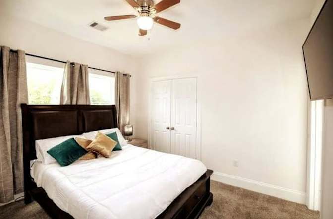 Shariq Khan's room