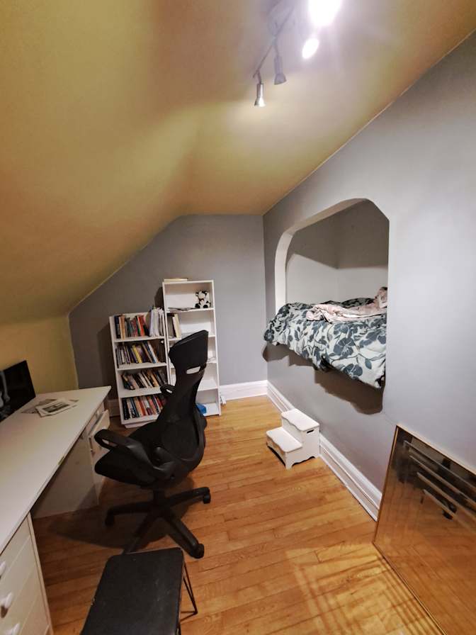Winston Tannis's room