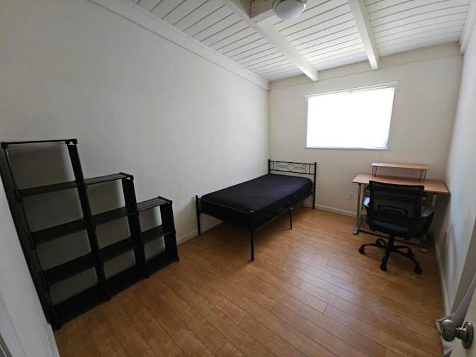 Avery Thompson's room