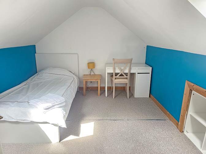 Roxanne's room