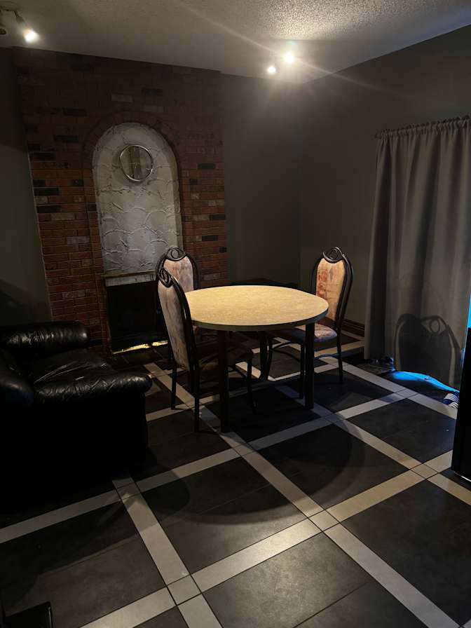 Jules's room