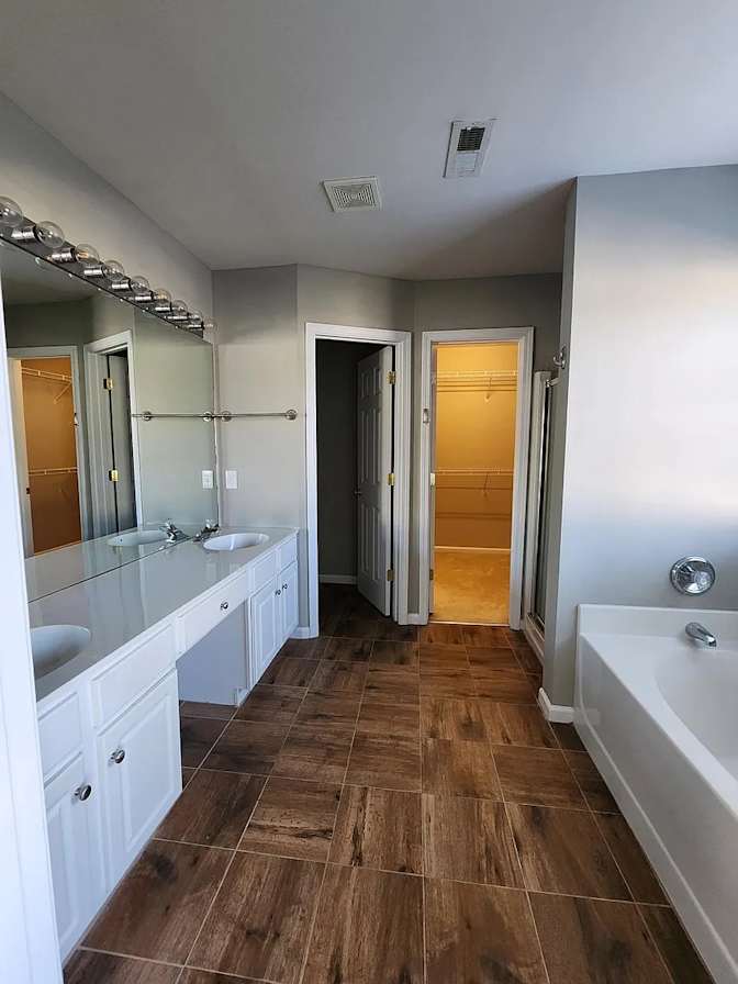 Alcove Rooms's room