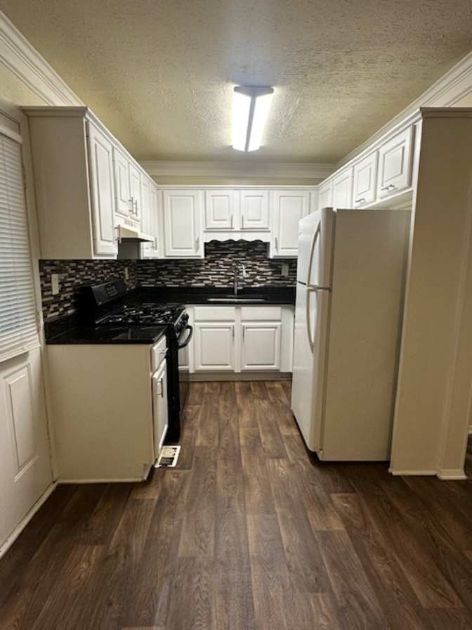 Alcove Rooms's room
