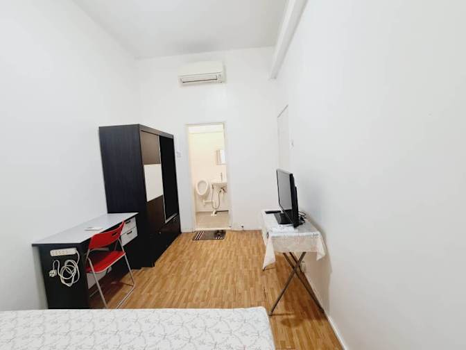 Roomy's room