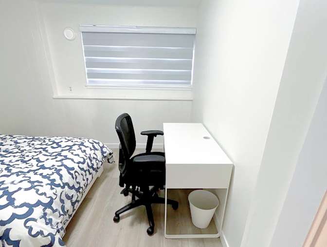 Hamid Reza's room