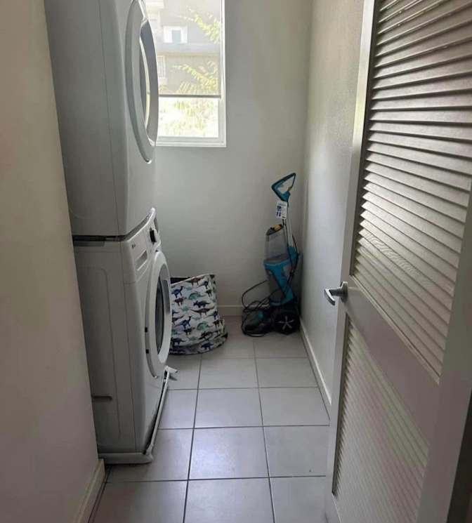 Chris Cole's room