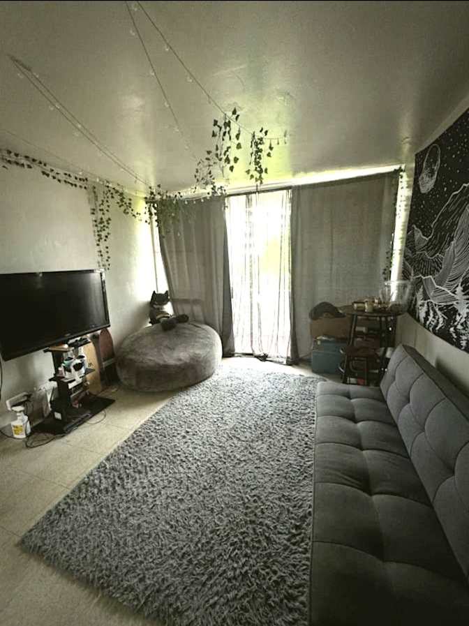Hisako's room