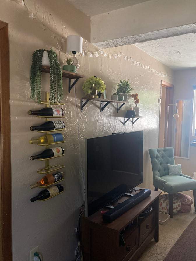 Ell's room