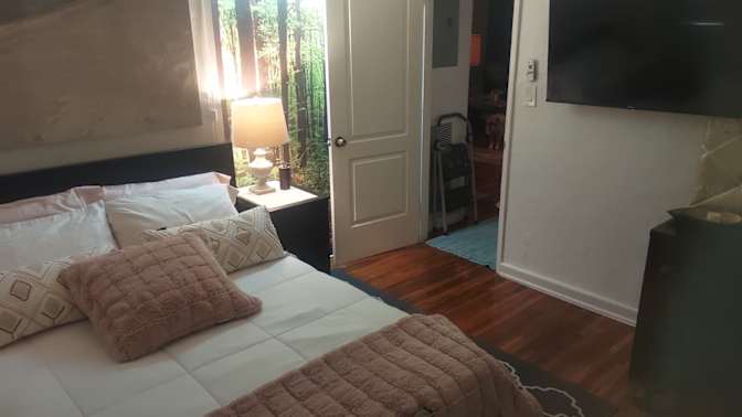 Victoria's room