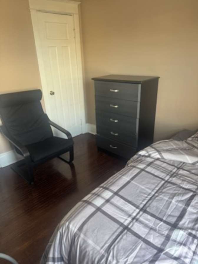 Sandy bemister's room