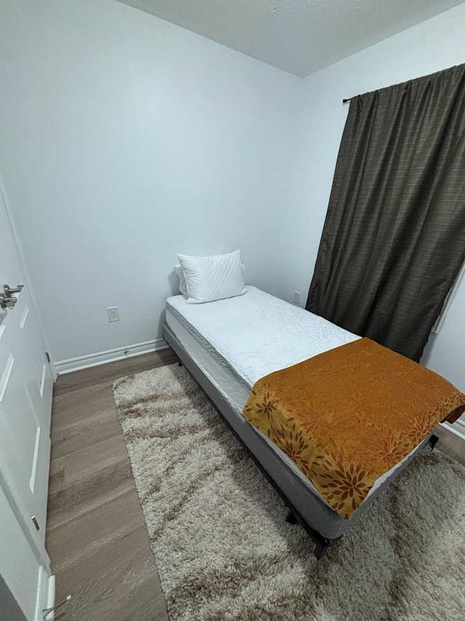 Tare's room