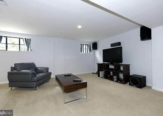Thao's room