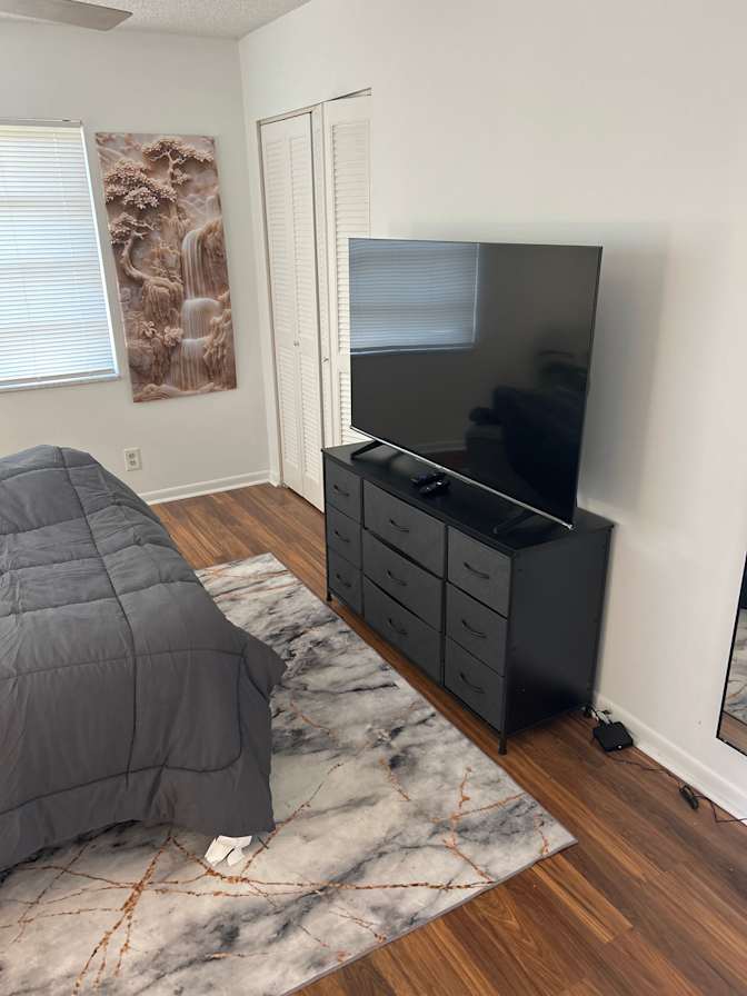 Avraham gour's room