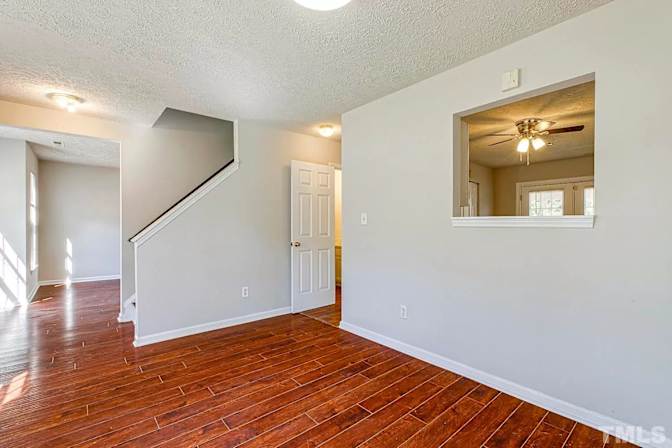 Alcove Rooms's room