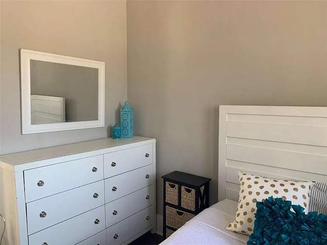 Alcove Rooms's room
