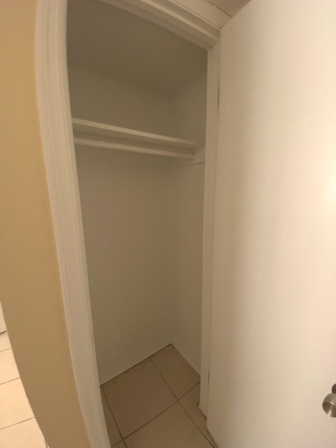 Chili's room
