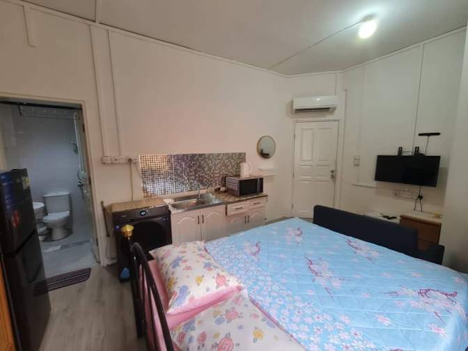 Roomy's room