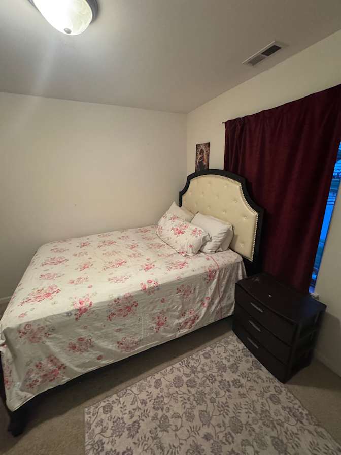 Miracles's room