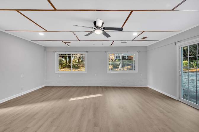 lifedoorrentals's room