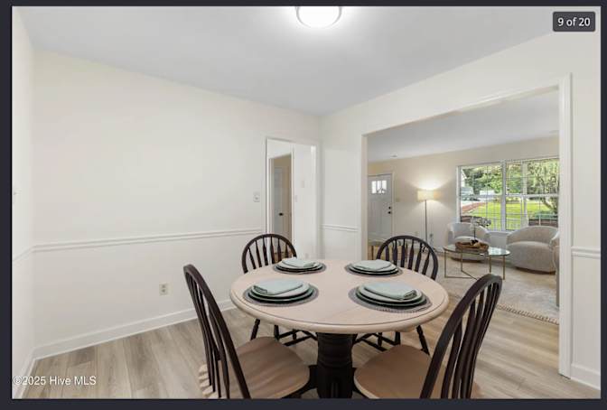 Alcove Rooms's room