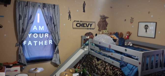 Dustin's room