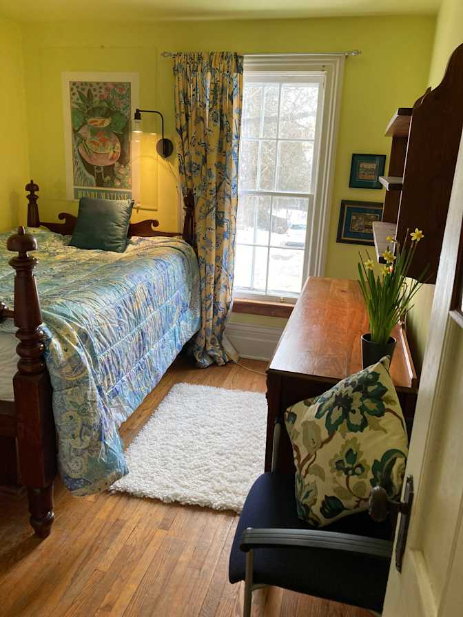 Dia's room