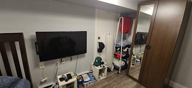 Door Man's room