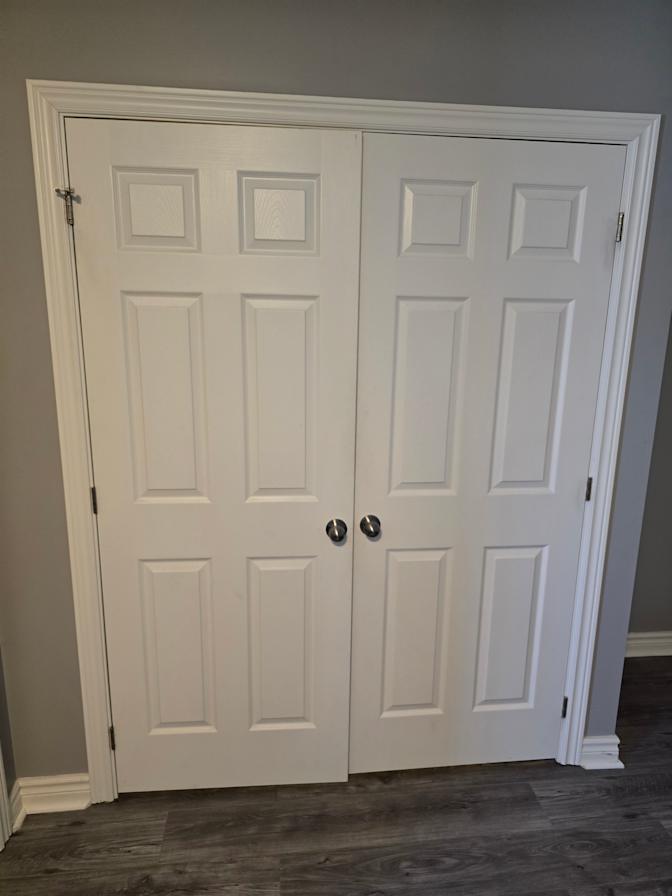 Dee's room