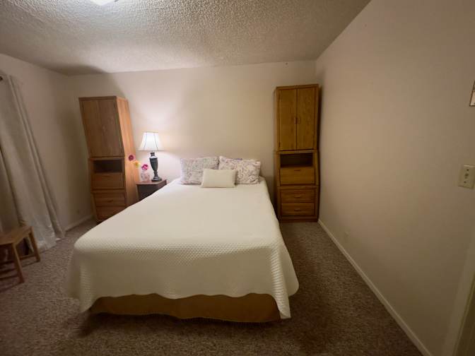 Liz's room