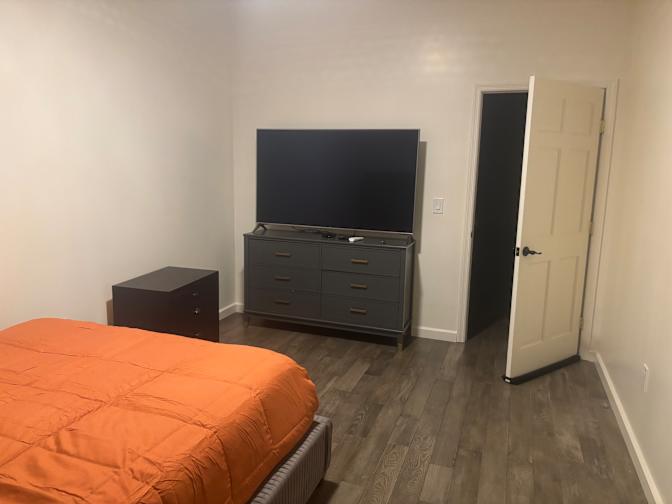 BROOKLYN APARTMENT SHARE LONG OR SHORT TERM's room