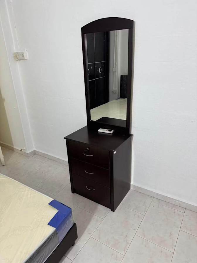 SiehChee Leong's room
