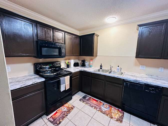kevin Takam's room