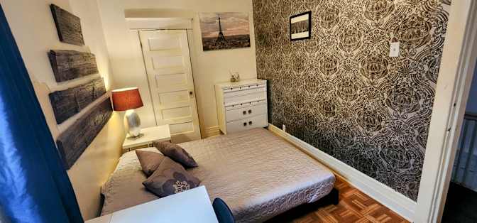 Laure's room