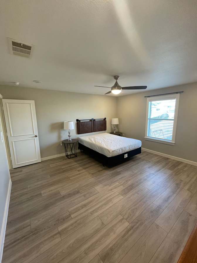 Raul's room