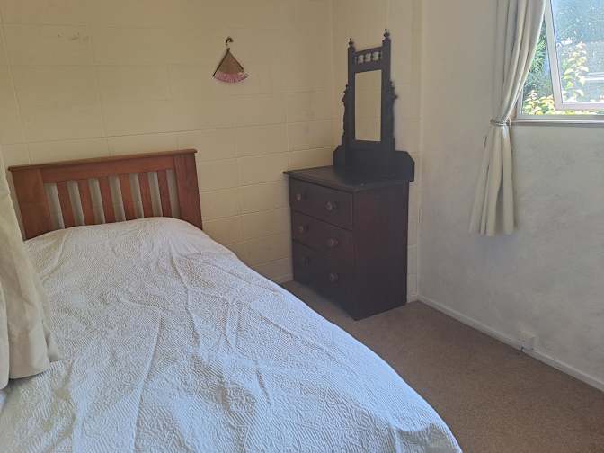 Dee's room