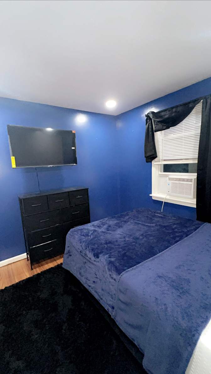 Neshia's room