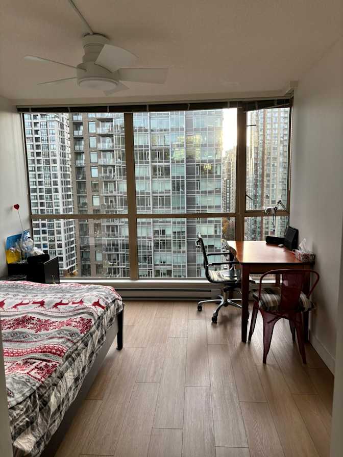 Lee's room