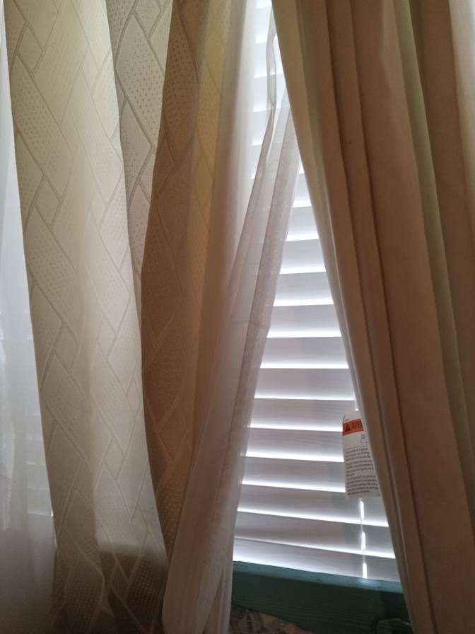 Rainbow Rooms's room