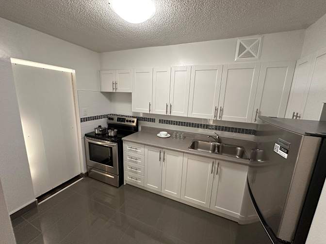 Housingfouryou's room