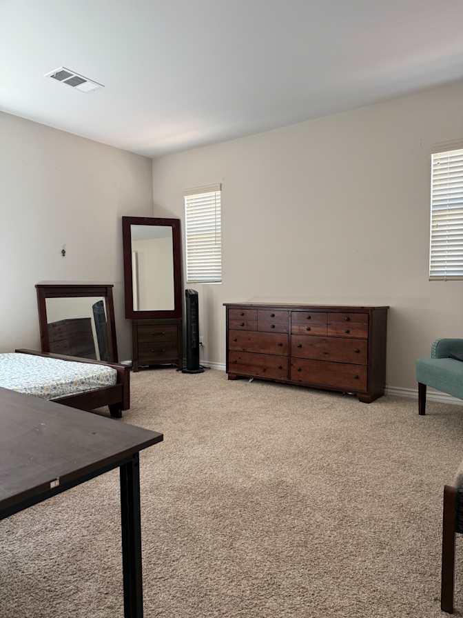 thuan's room