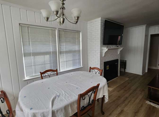 Alcove Rooms's room