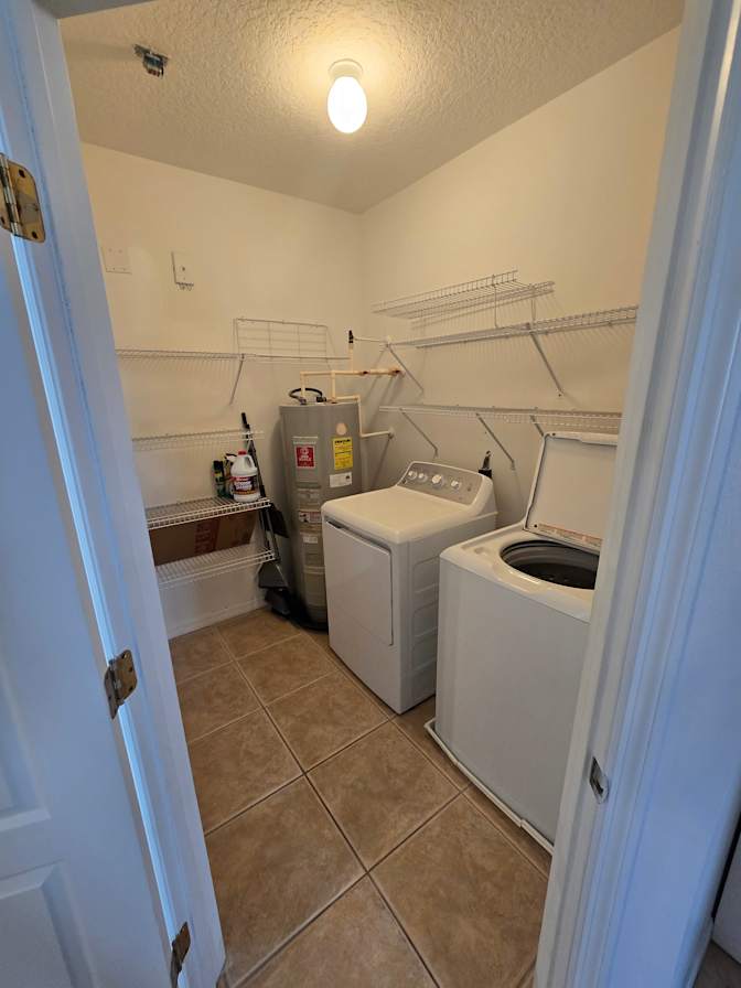Enrique Gonzalez's room