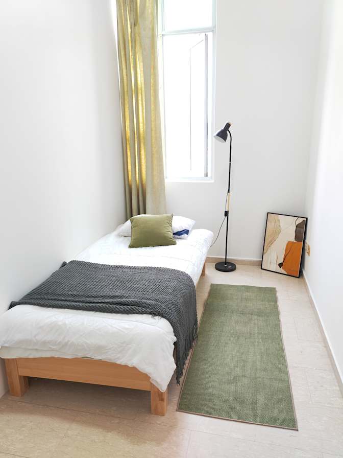 leong tie's room