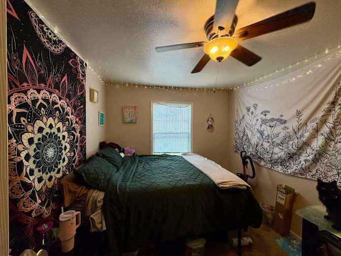 Tu's room