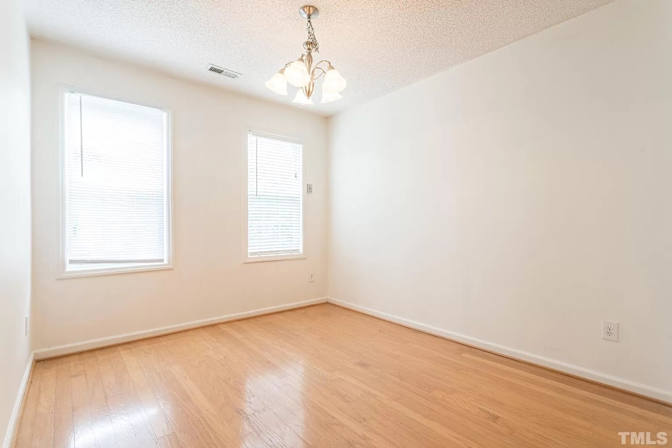 Alcove Rooms's room