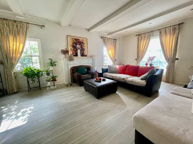 Jingyi's room