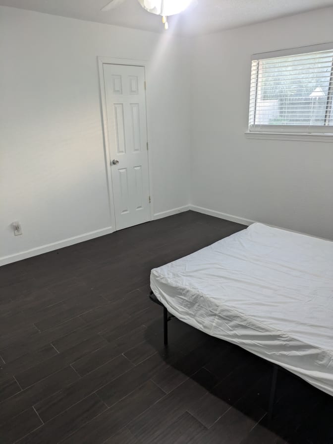 Autif's room