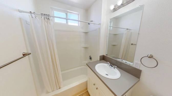 Private bedroom available's room